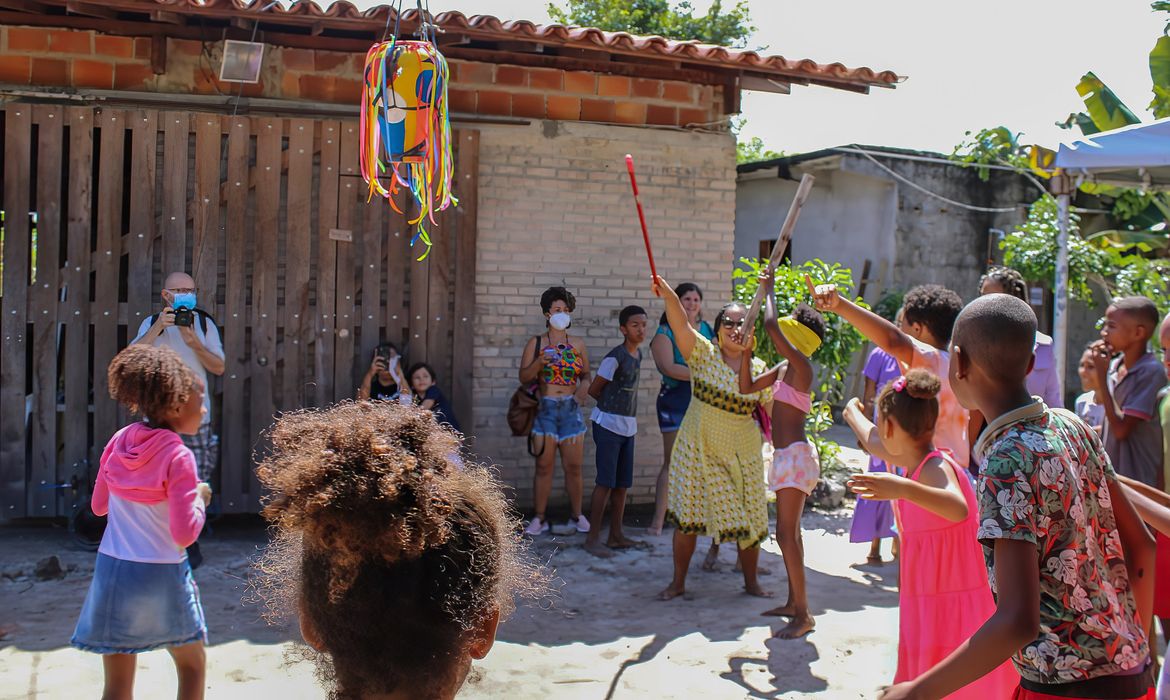 Projeto Ensina Cultura Africana E Afro Brasileira Com Brincadeiras