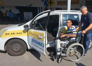 Detran.RJ: pessoas com deficiência inscritas no programa Cidadania Sobre Rodas são aprovadas em prova de direção