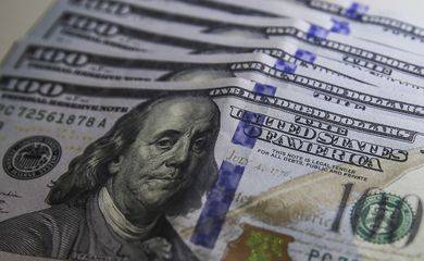 Dólar sobe para R$ 5,52 após sete quedas consecutivas