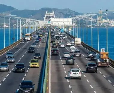 Pagamento do pedágio na ponte Rio-Niterói com cartão apenas por aproximação 