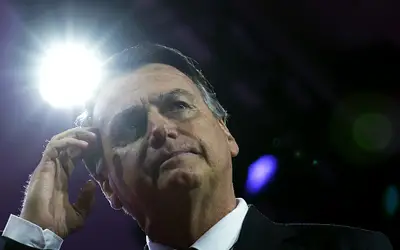 Supremo mantém decisão do TSE que multou Bolsonaro