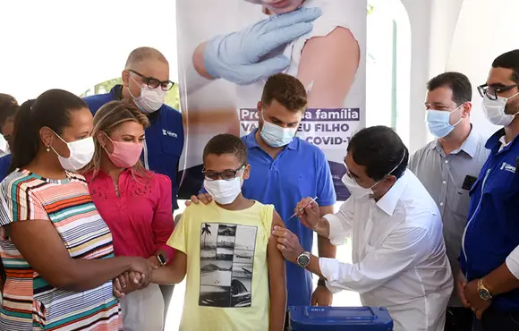 Emoção marca abertura da vacinação de crianças de 5 a 11 anos em Campos