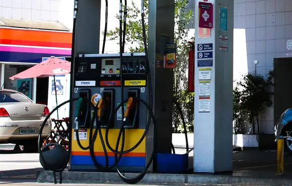 Governo de São Paulo reduz imposto sobre a gasolina 