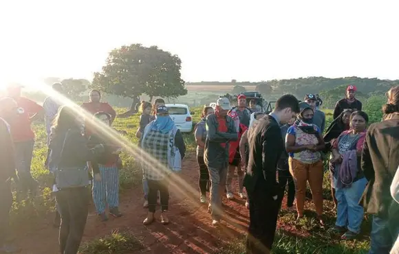 Mulheres do Movimento sem Terra ocupam fazenda em Goiás