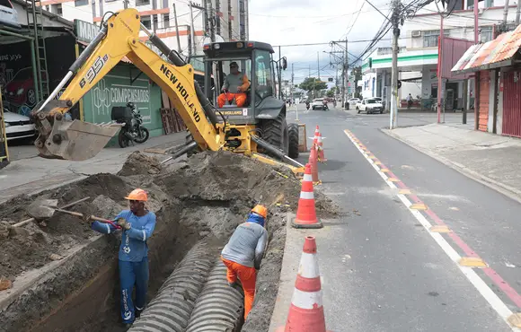 Trecho da Avenida Sete de Setembro ficará fechado até segunda para obra emergencial