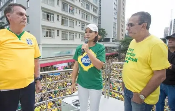 Aliados de Bolsonaro fazem ato político no Rio de Janeiro