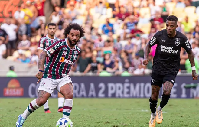 Botafogo faz clássico com Fluminense para buscar classificação