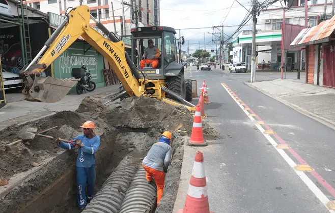 Trecho da Avenida Sete de Setembro ficará fechado até segunda para obra emergencial